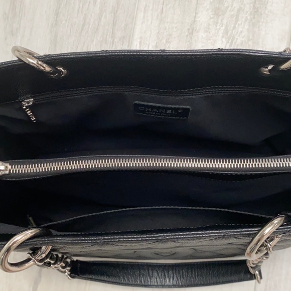 Chanel Grand Shopper - Picture 8 of 16